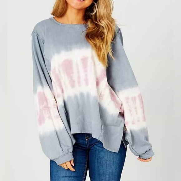 Altar'd State Tops - NWT Altar’d State Tie Dye Oversized Crewneck